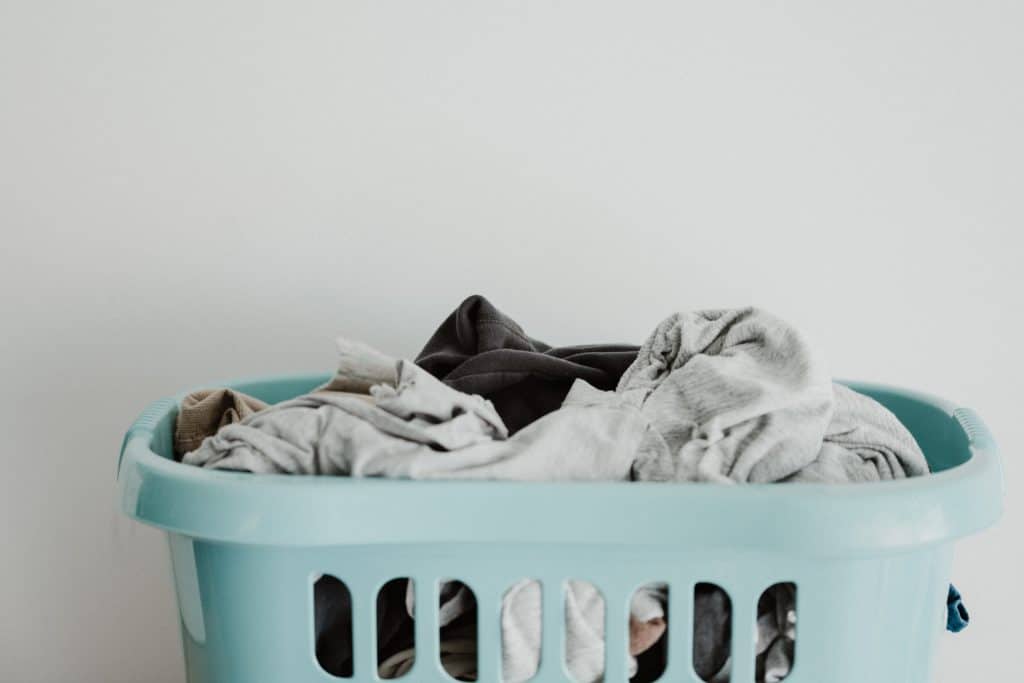 Unsplash_CleaningYourRoomChecklist