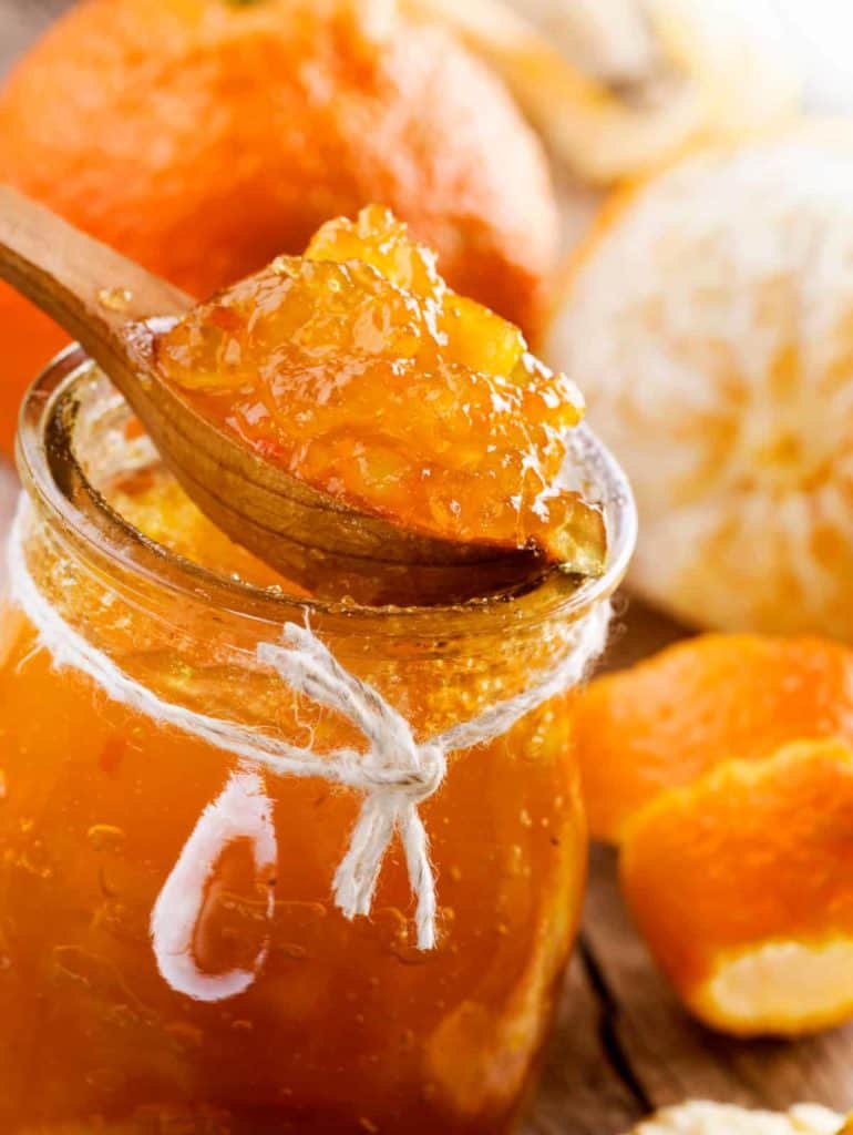 YayImages-HowDoesPectinWork_homemade-orange-jam
