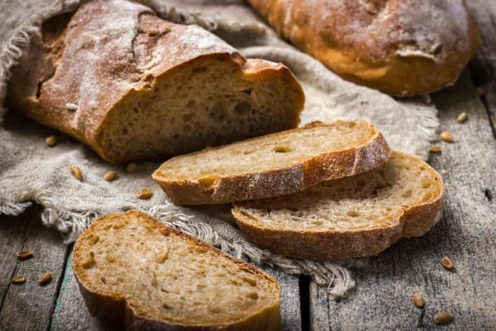 Depositphotos_LinenVs.CottonBreadBag-slicedbread