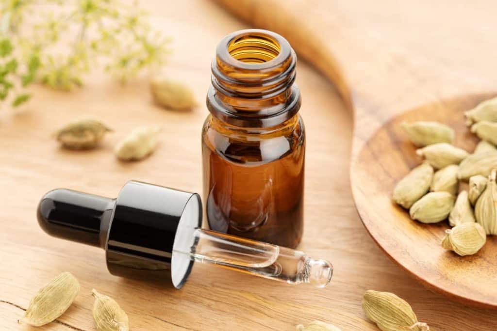 Best fragrance oils for men, Cardamom essential oil