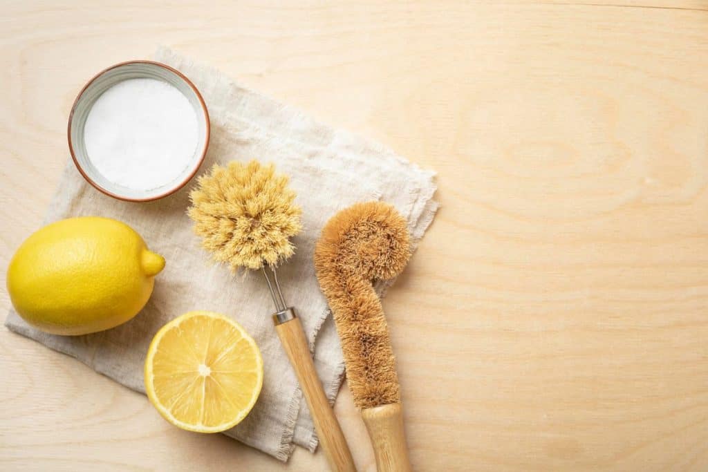 how to use citric acid for cleaning, brushes and lemon