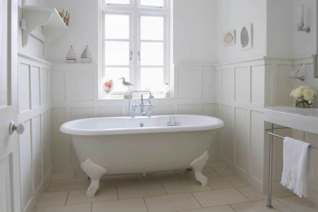 easiest way to clean a bathtub, freestanding bathtub in bathroom